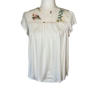 Green Envelope White Short Sleeve Top With Embroidered Details. Sz M. Good Cond!